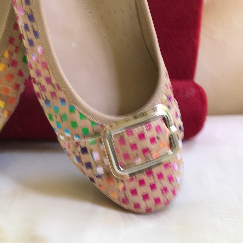 Darling vaneli flat to go with everything ,